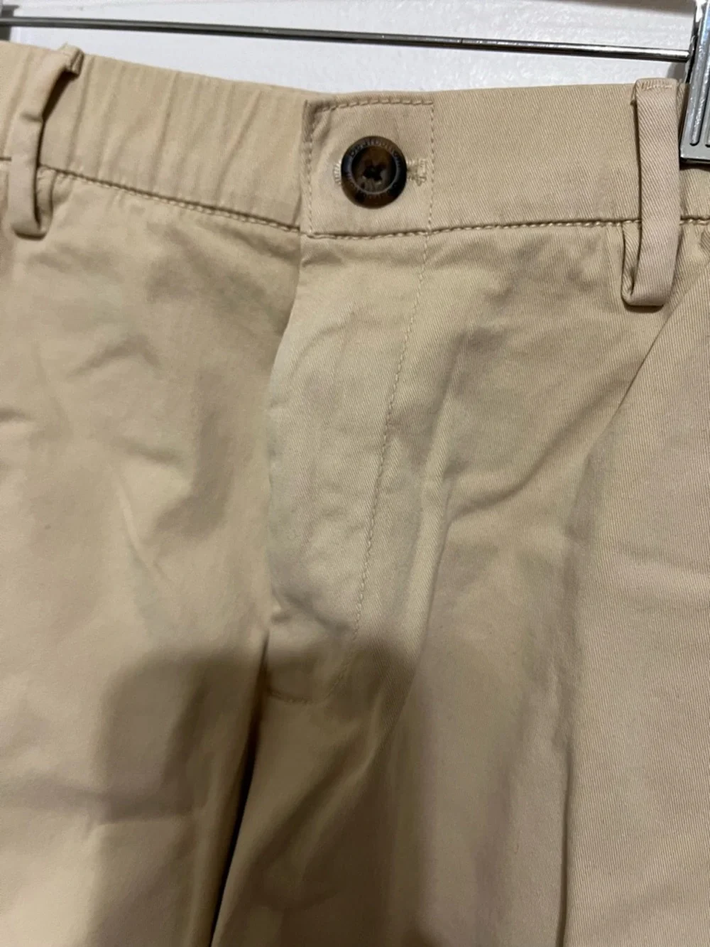 97% cotton Men's Flat Front Chino Shorts in Beige
